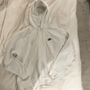 white nike sweatshirt